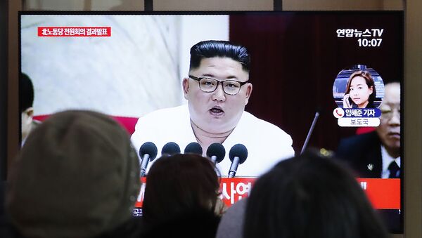 Fala do líder norte-coreano, Kim Jong-un, transmitida por um programa da Coreia do Sul - Sputnik Brasil