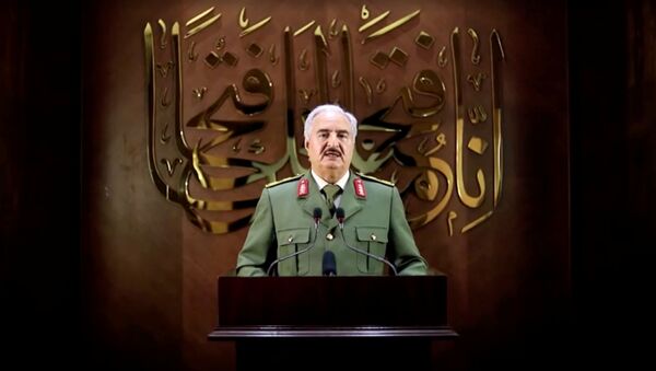 Khalifa Haftar, líder militar do Exército Nacional Líbio (LNA) sediado no leste da Líbia, 27 de abril de 2020 - Sputnik Brasil