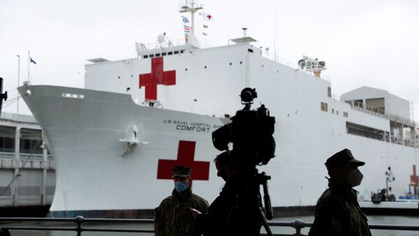 Navio hospital militar partindo de Nova York, EUA, em meio ao coronavírus - Sputnik Brasil
