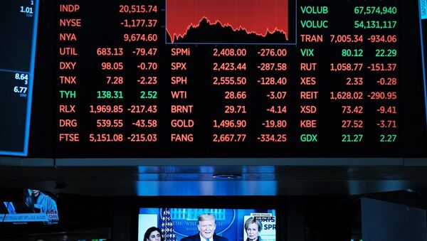 Painel com dados financeiros da Bolsa de Valores de Nova York (foto de arquivo) - Sputnik Brasil