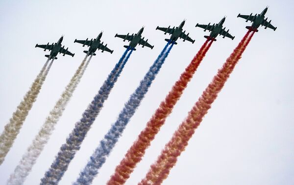 Aviões de ataque ao solo Su-25 durante o desfile do Dia da Vitória em Moscou - Sputnik Brasil