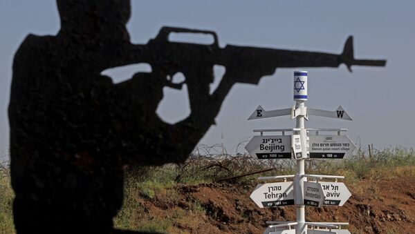 Placas indicam a direção das capitais mundiais em posto militar israelense nas colinas de Golã, 12 de maio de 2020 - Sputnik Brasil