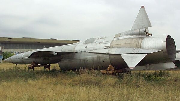 Drone soviético Tu-123 em campo de Moscou - Sputnik Brasil