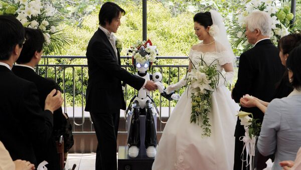Robô anima um casamento em Japão. - Sputnik Brasil