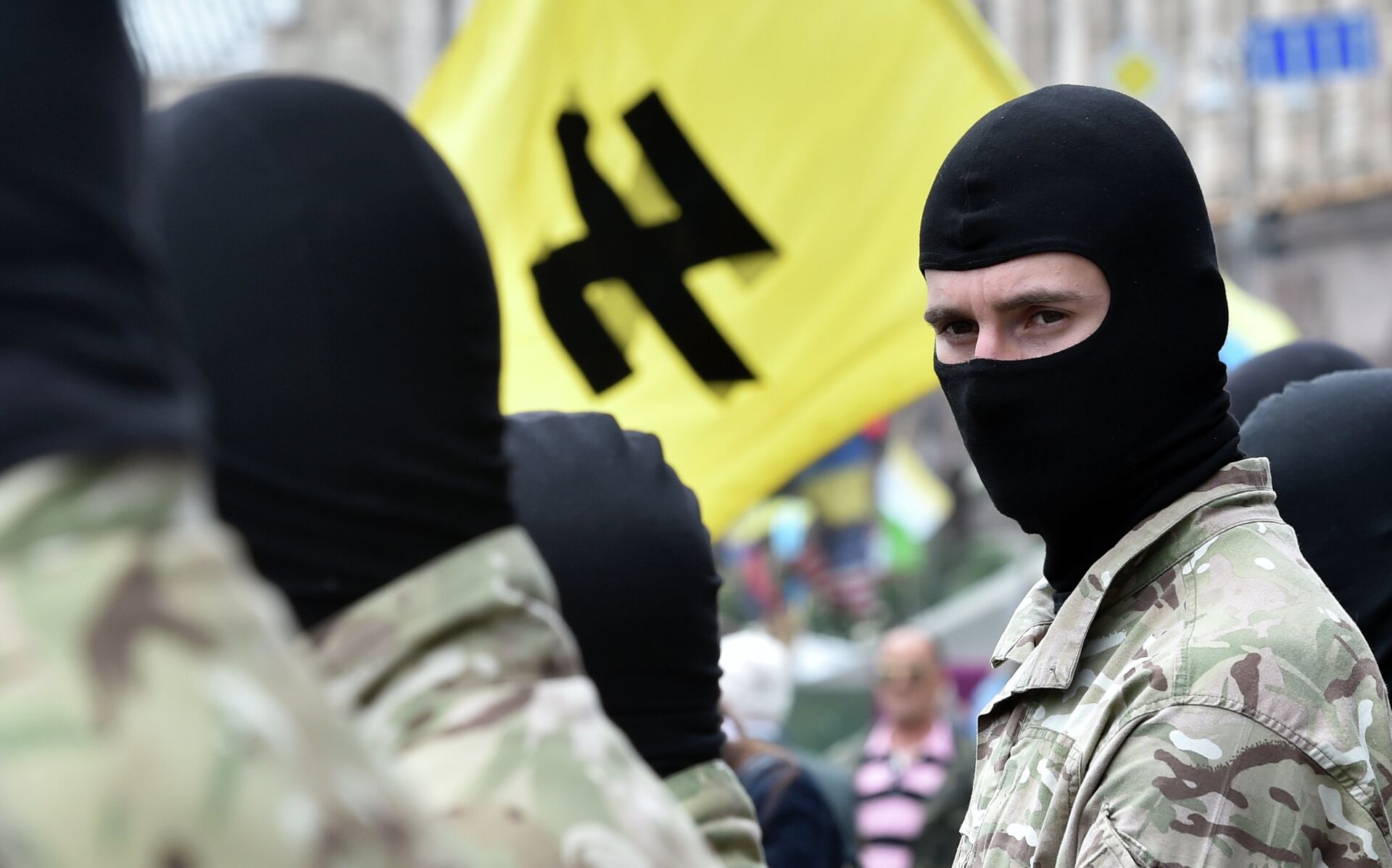 Militantes da Associação Social Nacionalista (SNA, na sigla em inglês), participam de manifestação na praça Maidan, em Kiev, Ucrânia, 15 de junho de 2014   - Sputnik Brasil, 1920, 19.01.2023