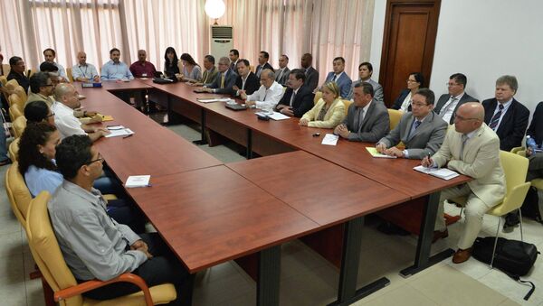 Reunião entre negociadores das FARC e do governo colombiano, em Havana, Cuba. - Sputnik Brasil