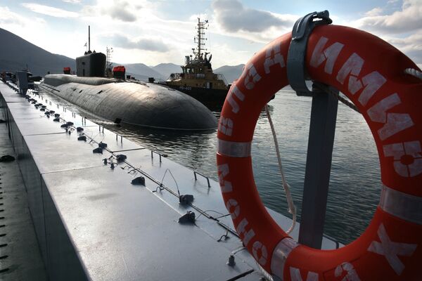 Submarino nuclear Vladimir Monomakh chega a base naval em Kamchatka - Sputnik Brasil