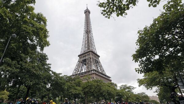Torre Eiffel, em Paris (foto de arquivo) - Sputnik Brasil