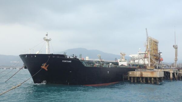 O navio-tanque iraniano Fortune atracado na Venezuela - Sputnik Brasil
