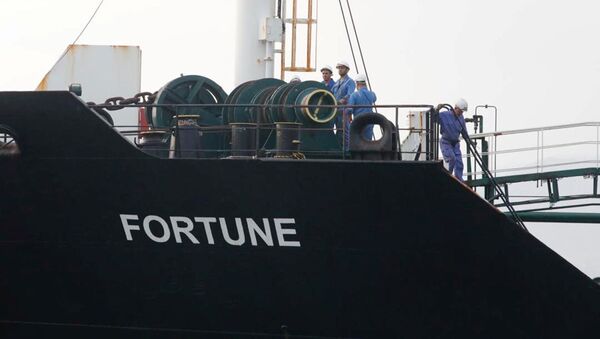 Petroleiro Iraniano Fortune com combustível na fábrica El Palito, na Venezuela - Sputnik Brasil