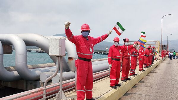 Boas-vindas ao petroleiro iraniano Fortune na refinaria El Palito, na Venezuela - Sputnik Brasil