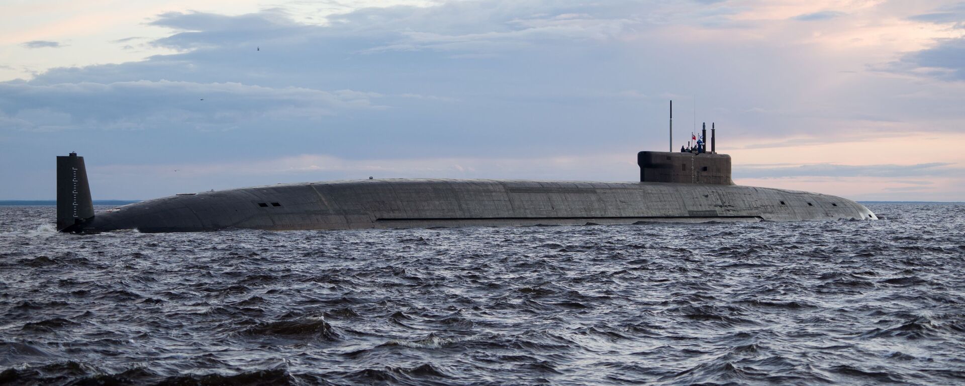 Knyaz Vladimir, um submarino nuclear do projeto 955A (Borei-A), dotado de mísseis estratégicos, na base naval de Severodvinsk - Sputnik Brasil, 1920, 01.06.2022