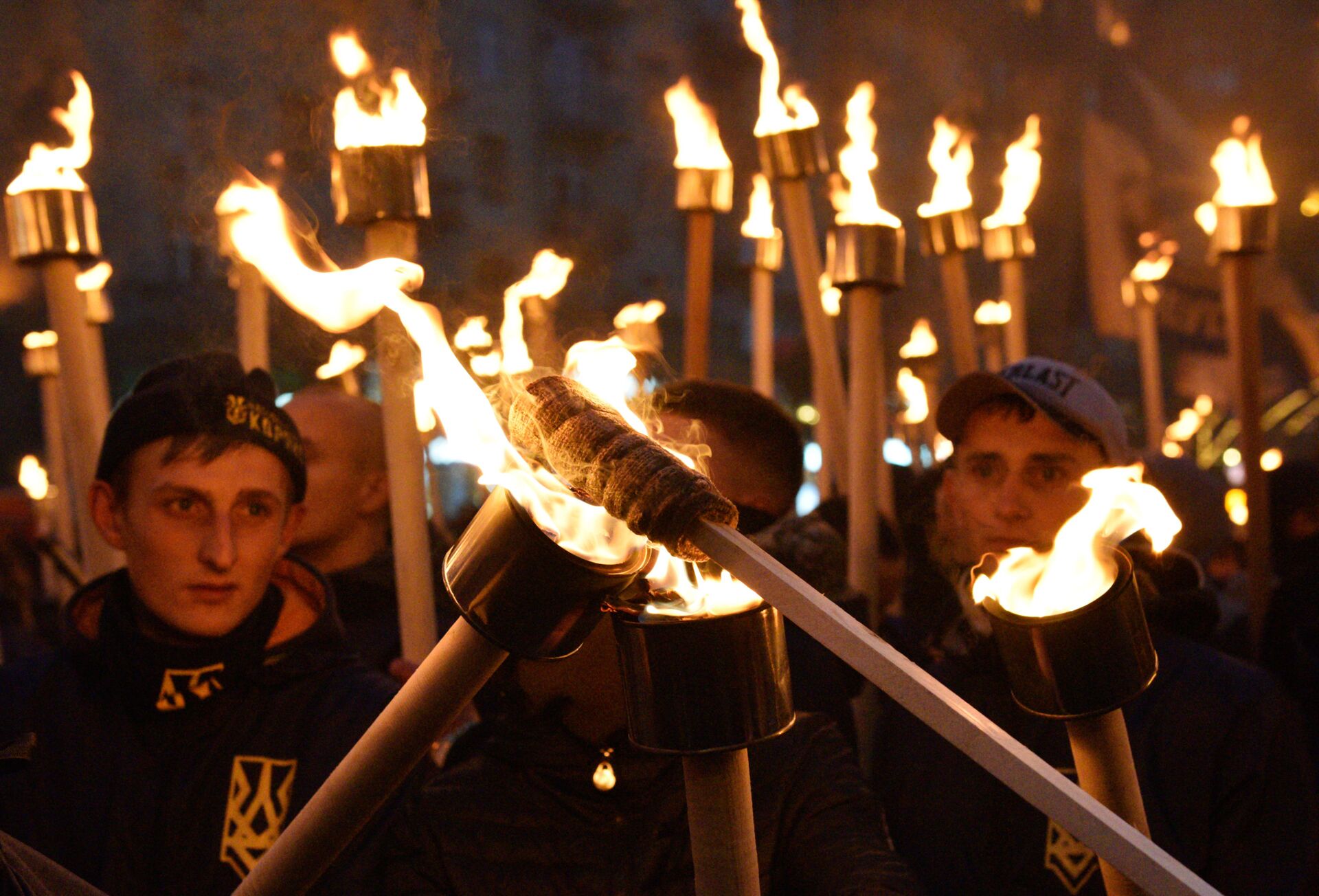 Marcha marca o aniversário da fundação do Exército Insurgente da Ucrânia (organização extremista proibida na Rússia), em Kiev, 14 de outubro de 2017 - Sputnik Brasil, 1920, 31.12.2021