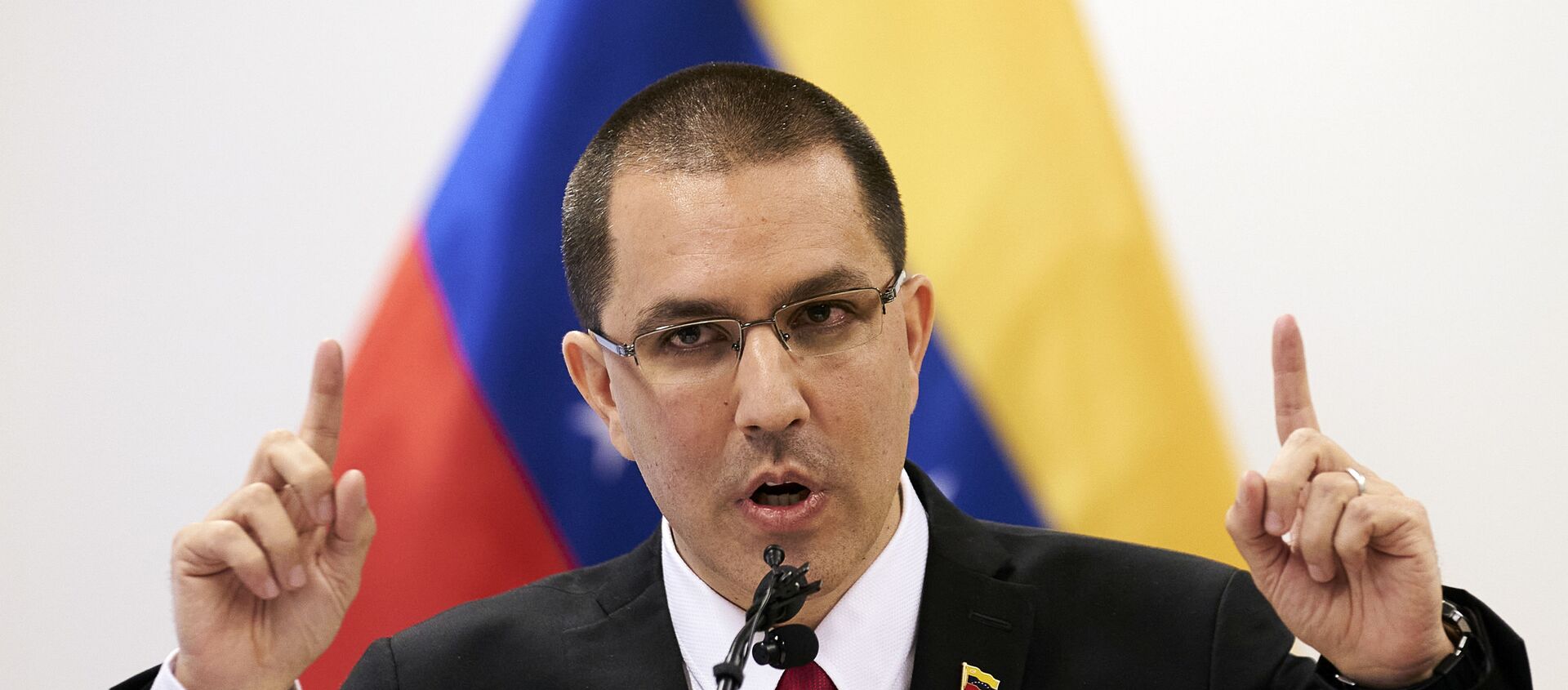 O ministro das Relações Exteriores da Venezuela, Jorge Arreaza, fala durante entrevista coletiva - Sputnik Brasil, 1920, 07.03.2021