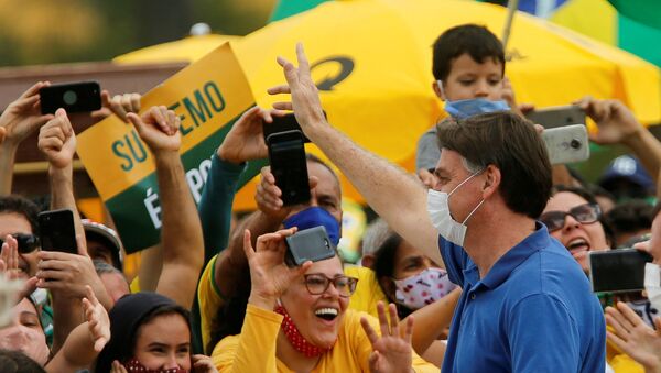 O presidente Jair Bolsonaro em protesto realizado em Brasília contra o STF e a Câmara dos Deputados. Foto de 17 maio de 2020. - Sputnik Brasil