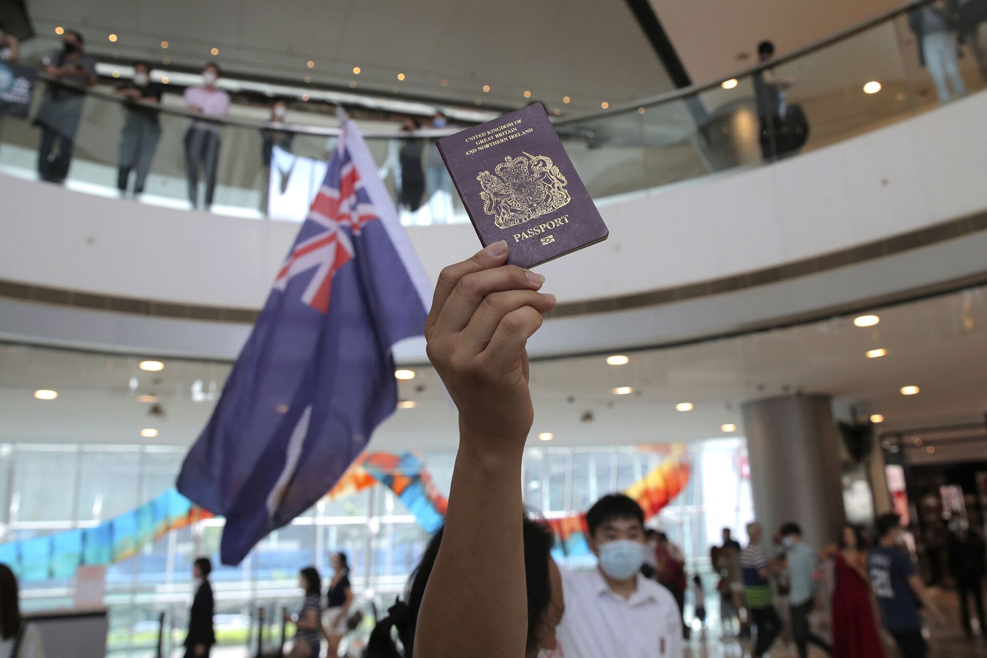 Quase 5.000 pessoas se inscrevem em Hong Kong para tirar visto de cidadania do Reino Unido - Sputnik Brasil, 1920, 17.02.2021