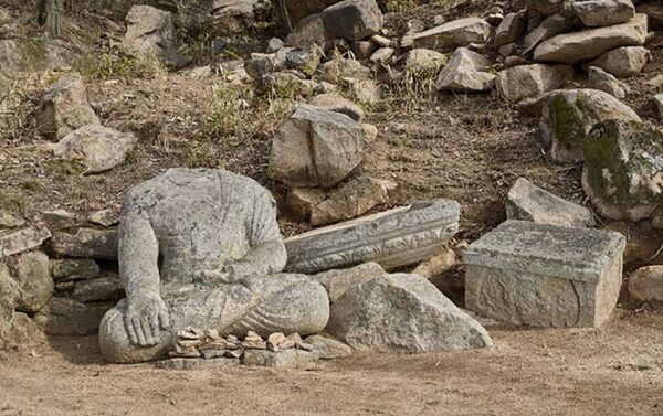 Antiga estátua de Buda é descoberta na Coreia do Sul - Sputnik Brasil