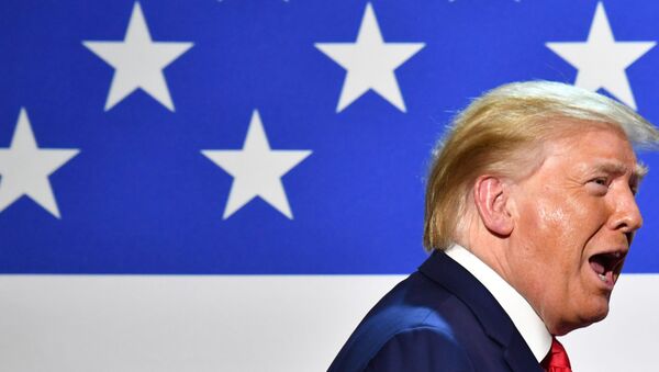 Presidente dos EUA, Donald Trump, participa de mesa redonda na cidade de Dallas, Texas, 11 de junho de 2020 - Sputnik Brasil