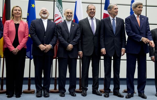 Foto conjunta dos participantes das negociações sobre problema nuclear iraniana em Viena - Sputnik Brasil