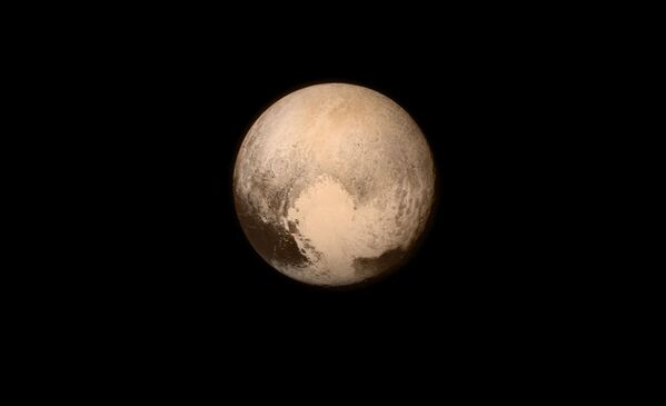 Imagem de Plutão feita pela sonda NASA New Horizons - Sputnik Brasil