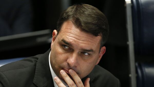 O senador Flávio Bolsonaro (Republicanos-RJ) durante sessão no plenário. - Sputnik Brasil