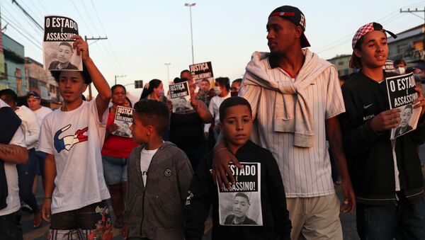Protesto contra a morte do jovem negro Guilherme Silva Guedes, de 15 anos, em São Paulo, em 16 de junho de 2020 - Sputnik Brasil