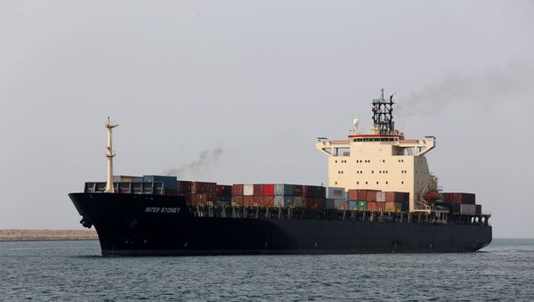 Navio de carga trafegando próximo ao porto de Sahid Baheshti no Irã (foto de arquivo) - Sputnik Brasil