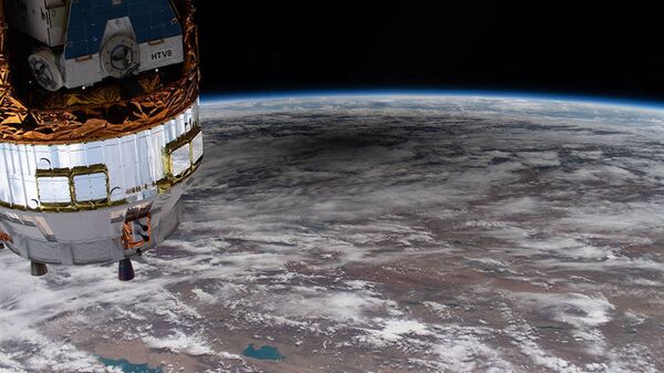 Sombra na superfície da Terra de eclipse solar anular vista a partir da Estação Espacial Internacional (EEI) - Sputnik Brasil