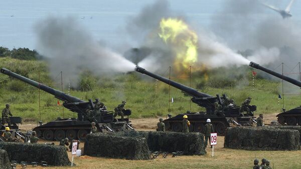 Tiros de artilharia em manobras militares do Exército de Taiwan - Sputnik Brasil