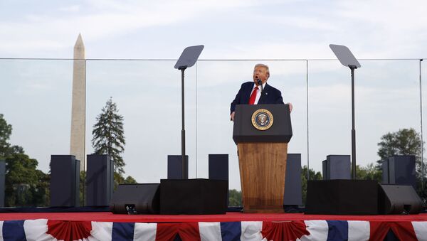 Donald Trump faz discurso de 4 de julho na Casa Branca - Sputnik Brasil