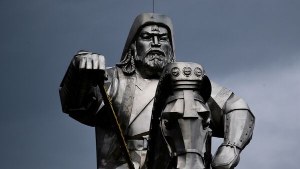 Estátua de Genghis Khan na Mongólia - Sputnik Brasil