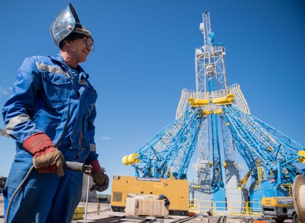 Um trabalhador no local da construção do cosmódromo Vostochny na região de Amur. - Sputnik Brasil