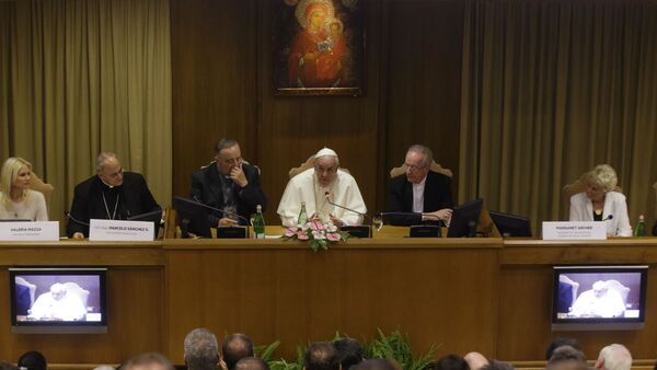 Papa Francisco se reúne com prefeitos de 70 cidades de diversos países. - Sputnik Brasil