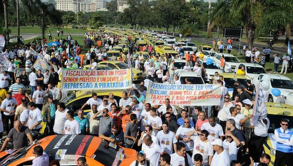 Taxistas do Rio protestam contra o aplicativo Uber - Sputnik Brasil