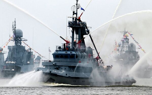 Ensaio para a parada do dia da Marinha da Rússia em Baltiysk. A Frota do Báltico. - Sputnik Brasil