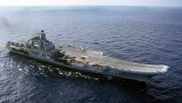 Porta-aviões da Marinha da Rússia, cruzador de mísseis pesado, Almirante da Frota da União Soviética Kuznetsov, no Mar de Barents, na Rússia. - Sputnik Brasil