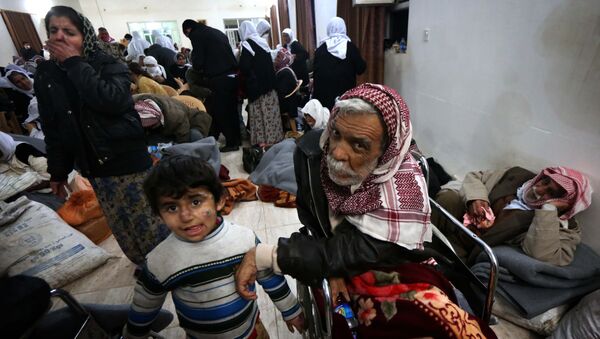 População a espera de atendimento médico em um hospital localizado entre as cidades iraquianas de Kirkuk e Arbil - Sputnik Brasil