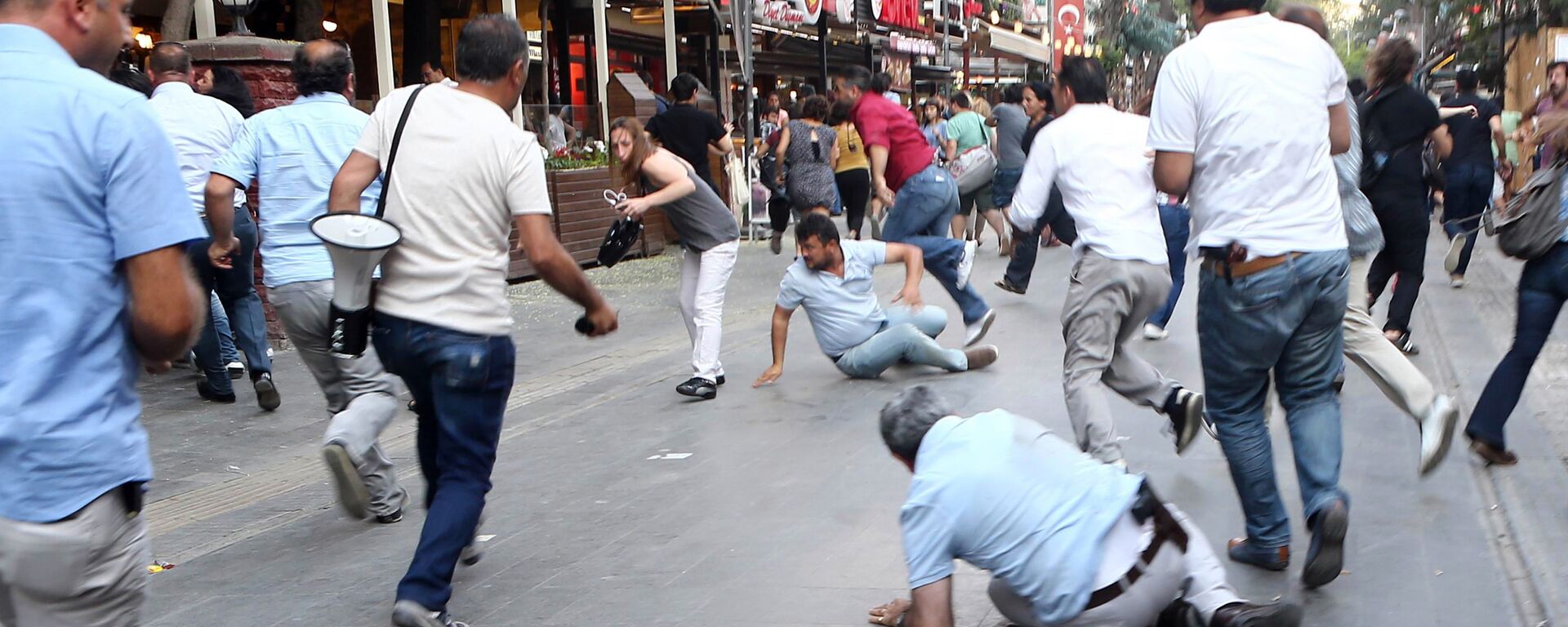 Protestos em Ancara, na Turquia, em 27 de julho de 2015 - Sputnik Brasil, 1920, 22.07.2022
