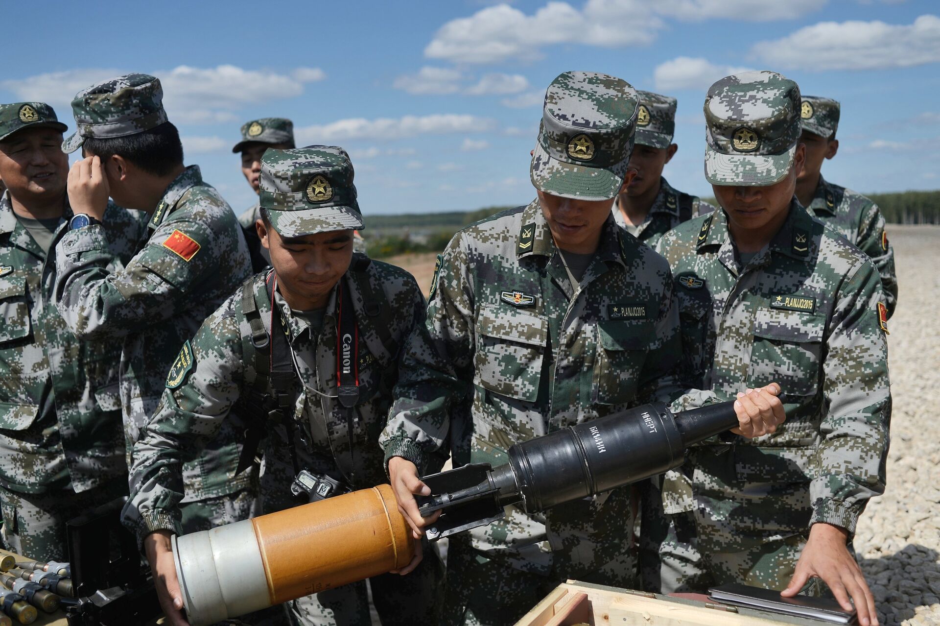 China deveria investir mais no setor militar para possibilidade de 'guerra' com EUA, indica general - Sputnik Brasil, 1920, 09.03.2021