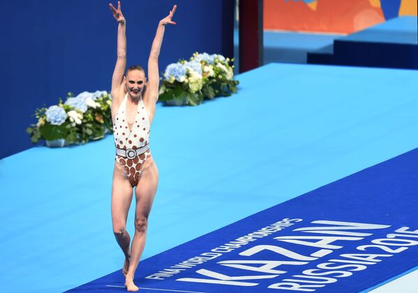 Svetlana Romashina apresenta programa técnico durante competições de nado sincronizado do Campeonato Mundial de Esportes Aquáticos FINA 2015 - Sputnik Brasil