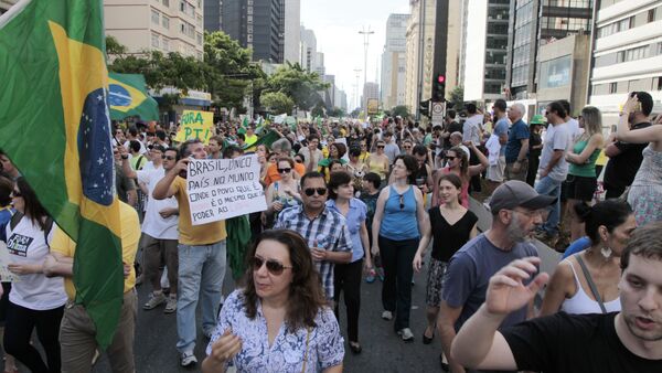 Protesto em São Paulo pelo impeachment da Presidenta Dilma - Sputnik Brasil