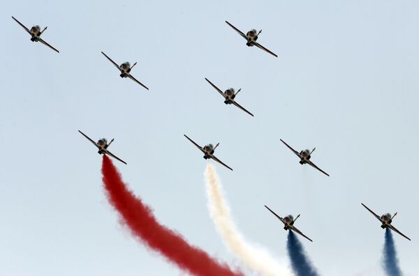 Desfile de aviação na cerimônia de abertura da nova via do canal de Suez na cidade de Ismailia - Sputnik Brasil