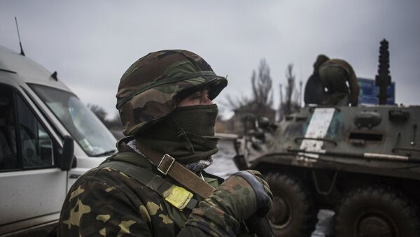 Soldado ucraniano perto de Debaltsevo - Sputnik Brasil