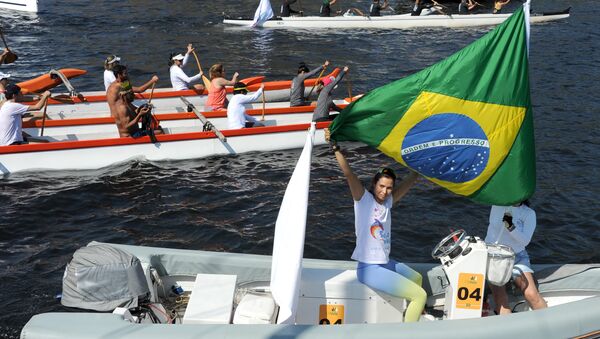 Ativistas da ONG Baía VIVA e pescadores protestam contra a poluição na Baía de Guanabara - Sputnik Brasil