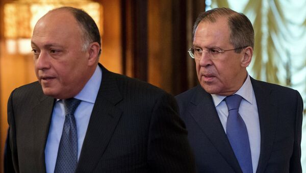 Chanceleres da Rússia, Sergei Lavrov (direita), e do Egito, Sameh Shukri (esquerda) - Sputnik Brasil