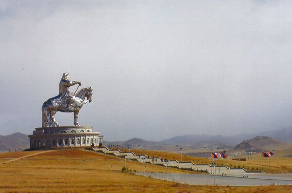 Estátua de Genghis Khan, na Mongólia - Sputnik Brasil