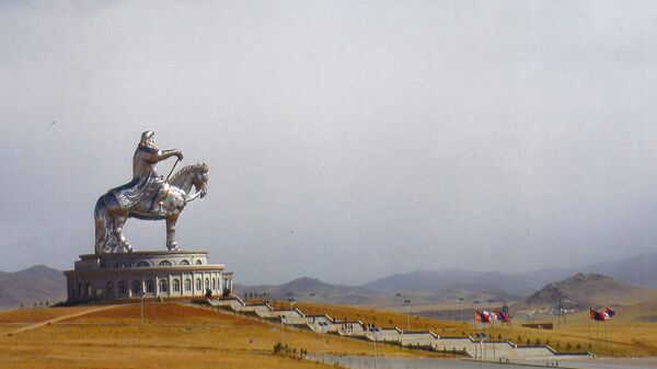 Estátua de Genghis Khan na Mongólia - Sputnik Brasil