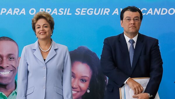 Presidenta Dilma Rousseff e o Ministro de Minas e Energia Eduardo Braga no lançamento do Plano de Energia Elétrica - Sputnik Brasil