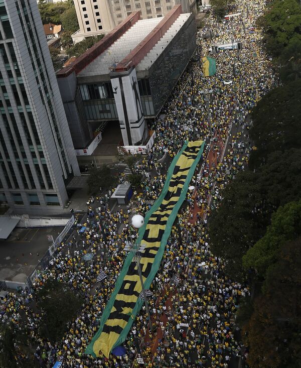 Protestos contra a presidente do Brasil, Dilma Rousseff - Sputnik Brasil