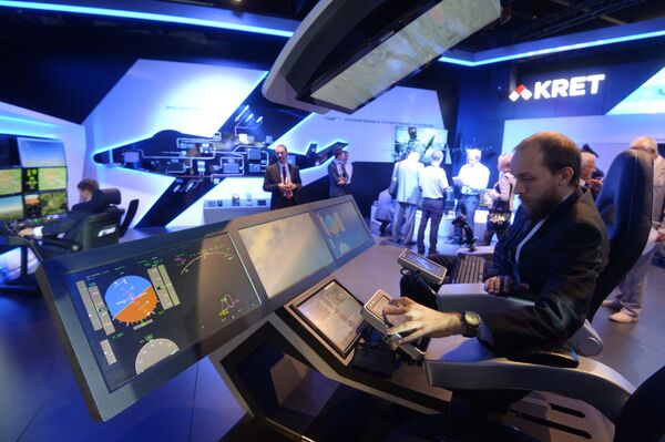 O estande do consórcio russo Tecnologias Radioeletrônicas no Salão Internacional de Aviação e Espaço MAKS 2015 na Rússia em Zhukovsky - Sputnik Brasil